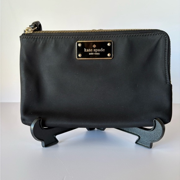 kate spade Handbags - Kate Spade Wilson Road Leona Wristlet Clutch Bag-Black Nylon-Gold-Tone Hardware